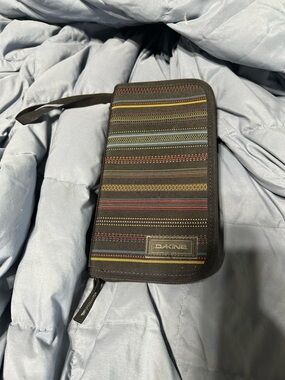 Dakine Black Multi-Stripe Toiletry Organizer